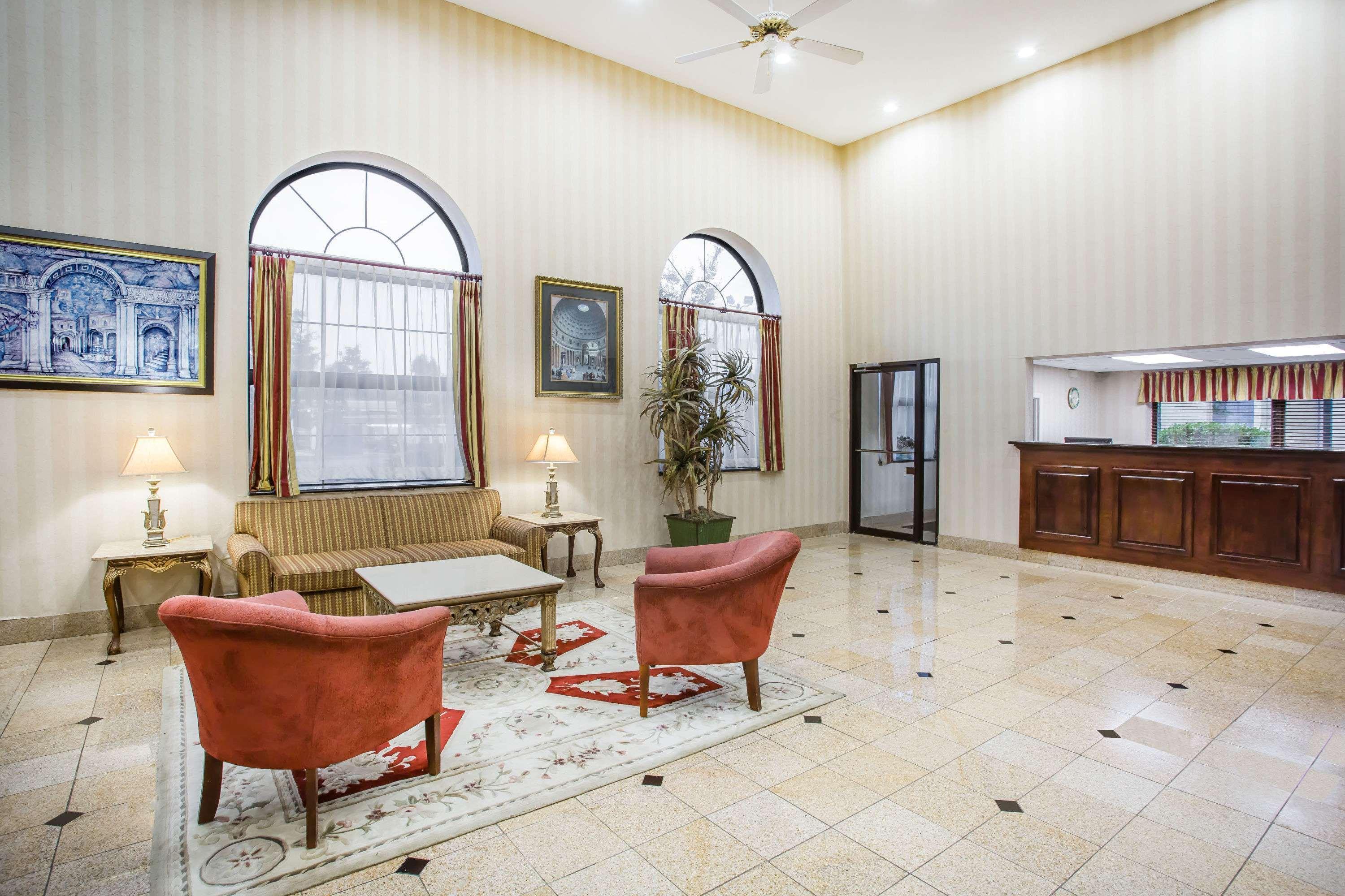 Days Inn & Suites By Wyndham Columbia Airport West Columbia Εξωτερικό φωτογραφία
