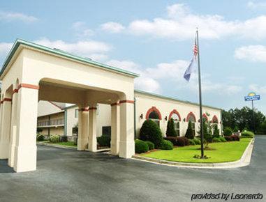 Days Inn & Suites By Wyndham Columbia Airport West Columbia Εξωτερικό φωτογραφία